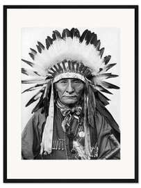 Gerahmter Kunstdruck Ein Häuptling der amerikanischen Ureinwohner mit seinem Kopfschmuck
