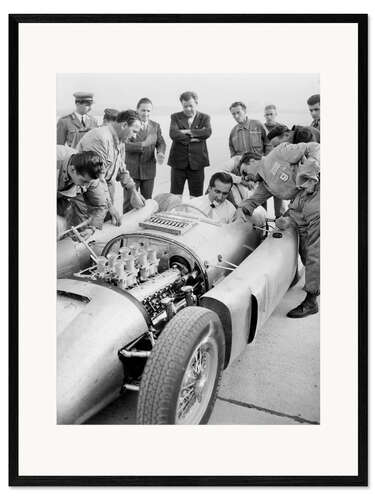 Plakat artystyczny premium w ramie Alberto Ascari at the wheel of the new Lancia Grand Prix car