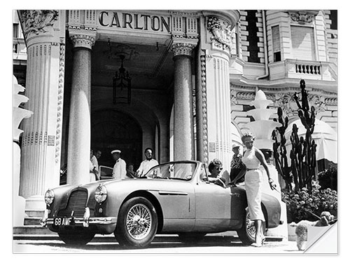 Selvklæbende plakat Aston Martin DB2-4 outside the Hotel Carlton, Cannes, France, 1955