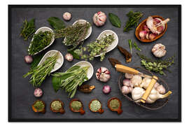 Gerahmter Kunstdruck Frische Kräuter und Knoblauch