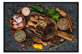 Gerahmter Kunstdruck Gewürze und Kräuter auf Schieferplatte