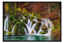 Gerahmter Kunstdruck Kleiner Wasserfall im Bunten Wald
