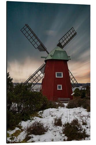 Stampa su alluminio Long Exposure of a Red Swedish Windmill