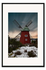 Gerahmter Kunstdruck Langzeitbelichtung einer roten schwedischen Windmühle