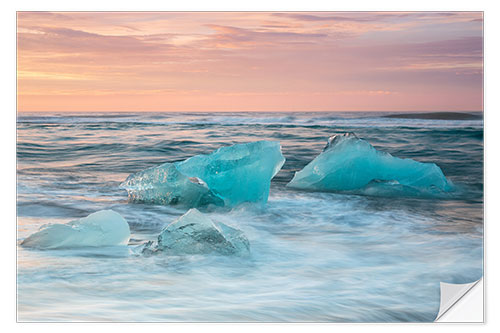 Selvklebende plakat Glacier ice at dawn