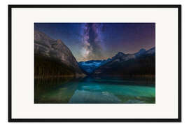 Gerahmter Kunstdruck Die Milchstraße und Lake Louise im Banff National Park, Alberta, Kanada
