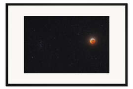 Gerahmter Kunstdruck Verfinsterter Mond neben dem Beehive-Sternhaufen