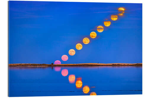 Galleritryck Reflected moonrise over Crawling Lake Reservoir, Canada