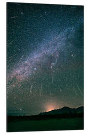 Tableau en plexi-alu Geminid meteor shower raining above the Chiricahua Mountains