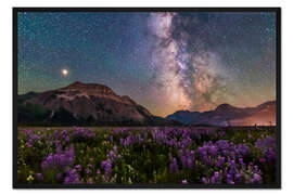 Gerahmter Kunstdruck Milchstraße und Mars über dem Waterton Valley, Wyoming