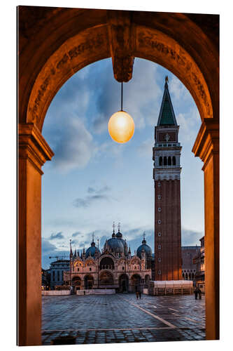 Tableau en plexi-alu First light over St Mark's Square, Venice, Italy