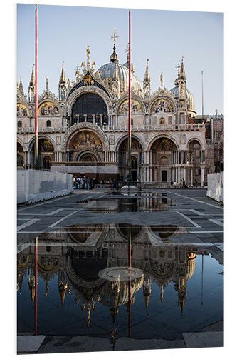 Tableau en PVC Cathedral reflected into water, Venice, Italy