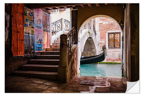 Naklejka na ścianę Gondola under the bridge, Venice