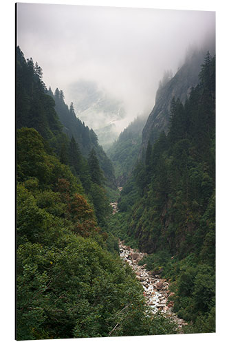 Aluminiumsbilde Hanging clouds in the Urbachtal valley, Switzerland