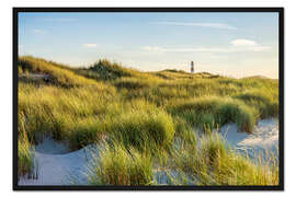 Gerahmter Kunstdruck Dünenlandschaft mit Leuchtturm