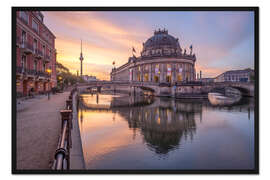 Gerahmter Kunstdruck Sonnenaufgang am Bode Museum, Berlin