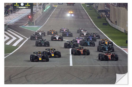 Selvklebende plakat Max Verstappen, Red Bull Racing, leads the field at the start, 2023