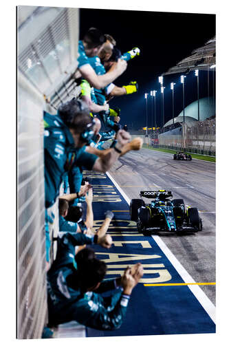 Gallery print Aston Martin team cheers Fernando Alonso, Bahrain GP 2023 I