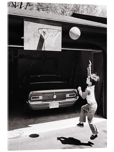 Obraz na szkle akrylowym Basketball at the backyard garage, 1960's