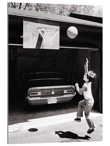 Galleritryck Basketball at the backyard garage, 1960's