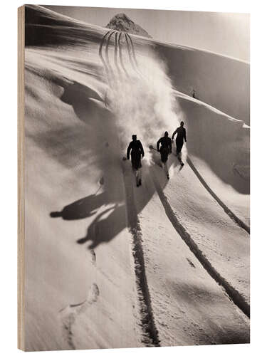 Quadro de madeira Skiiers Silhouette in the Swiss Alps, 1950's