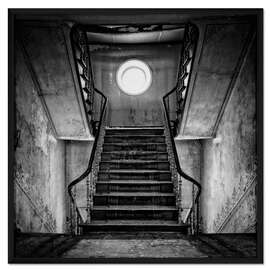 Gerahmter Kunstdruck Treppe in einem verlassenen Haus, Belgien