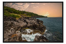 Gerahmter Kunstdruck Wilde Karibik, Küste auf Guadeloupe im Sonnenuntergang