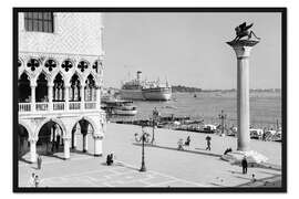 Gerahmter Kunstdruck Die 'Orion' in Venedig, Italien, 1937