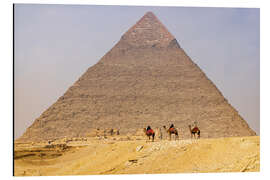 Obraz na aluminium Giza, Men on camels at the Great Pyramid