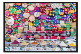 Gerahmter Kunstdruck Körbe und Gewürze auf dem Markt von Luxor, Ägypten