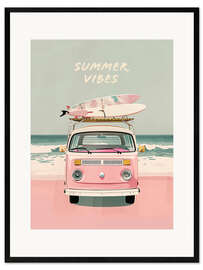 Impressão artística com moldura Summer Vibes - Pink Camper Van mit Surfbrettern