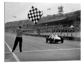 Galleritryk Stirling Moss, Porsche 718/2, crosses the finish line, F1 1960