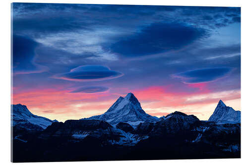 Tableau en verre acrylique Lenticular clouds during sunrise behind Schreckhorn