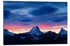 Quadro em alumínio Lenticular clouds during sunrise behind Schreckhorn