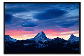 Gerahmter Kunstdruck Lenticularis Wolken während Sonnenaufgang hinter Schreckhorn