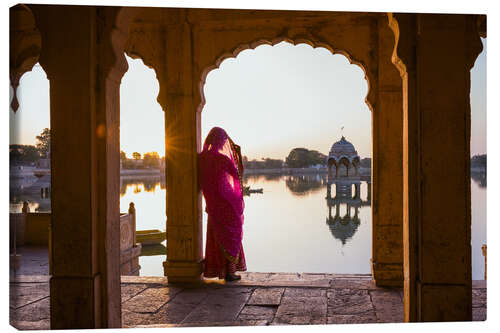 Obraz na płótnie Indian woman at the lake, Jaisalmer, India