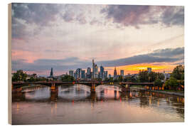 Holzbild Frankfurt am Main, Historische Brücke und Skyline - Jan Wehnert