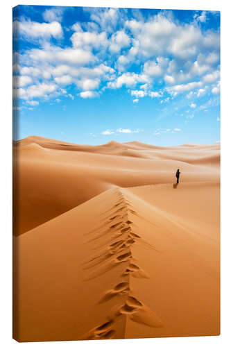 Stampa su tela Woman in the Sahara Desert, Erg Murzuq, Fezzan, Libya