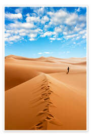 Wall print Woman in the Sahara Desert, Erg Murzuq, Fezzan, Libya - Jones &amp; Shimlock