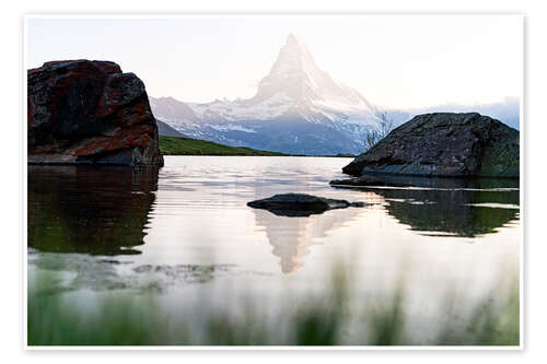 Poster Foggy sunset over Matterhorn and Stellisee lake, Zermatt