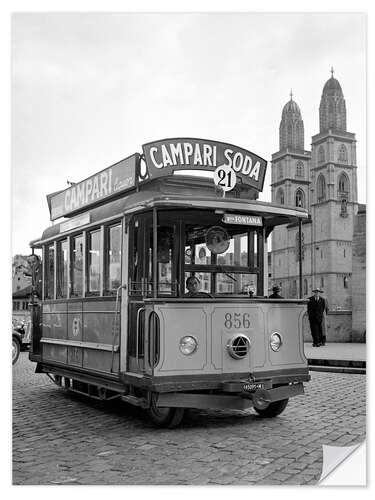 Vinilo para la pared Campari tram in front of the Waldmann statue, Zurich