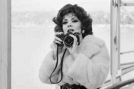 Magnettafel Gina Lollobrigida am Genfer See, 1973
