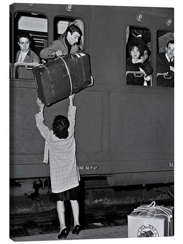 Canvas print Italian guest workers travel to Italy for the elections, 1963
