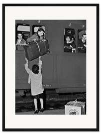 Gerahmter Kunstdruck Italienische Gastarbeiter reisen für die Wahlen nach Italien, 1963