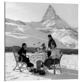 Aluminiumsbilde Tea time in front of Matterhorn, Switzerland, 1945