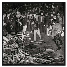 Gerahmter Kunstdruck Konzertbesucher demolieren die Sitze beim Konzert der Rolling Stones, Zürich, 1967