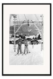 Gerahmter Kunstdruck Skifahrer im Skilift, Schweiz, 1943