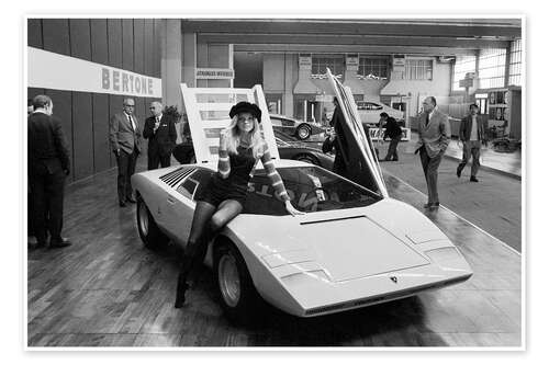 Plakat A model with Lamborghini Bertone 500 at the Geneva Motor Show, 1971