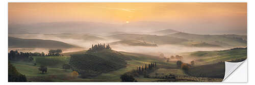 Selvklæbende plakat Morning mist in Tuscany