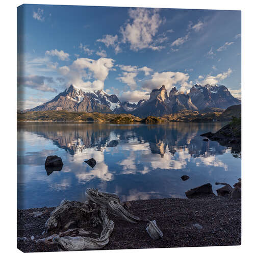 Leinwandbild See vor dem Torres del Paine in Patagonien